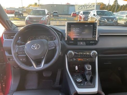 Used 2022 Toyota RAV4 Limited image 12