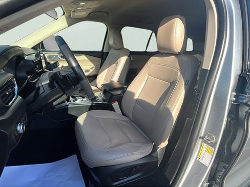 Used 2020 Ford Explorer XLT w/ Equipment Group 202A image 15