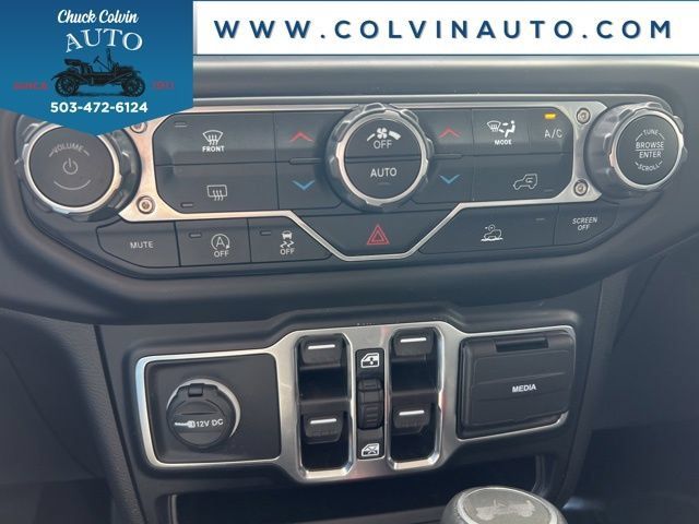 Used 2022 Jeep Wrangler Unlimited Sahara AWD/4WD image 21