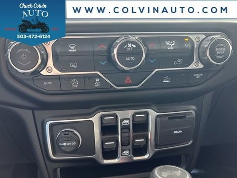 Used 2022 Jeep Wrangler Unlimited Sahara AWD/4WD image 21