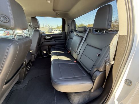 Used 2024 GMC Sierra 1500 SLT image 24