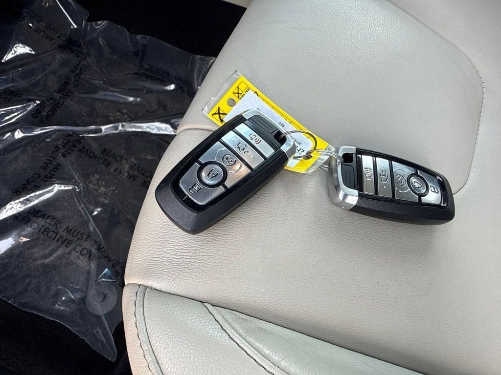 Used 2019 Ford Edge Titanium FWD image 31