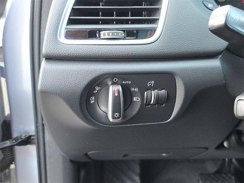 Used 2016 Audi Q3 2.0T Prestige w/ Prestige Package image 33