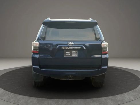 Used 2017 Toyota 4Runner SR5 Premium RWD image 5