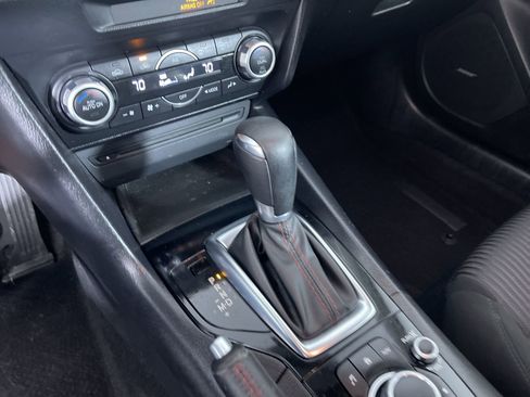 Used 2015 MAZDA MAZDA3 i Touring w/ Technology Package image 20