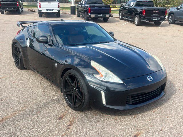 Used 2013 Nissan 370Z Touring RWD image 2