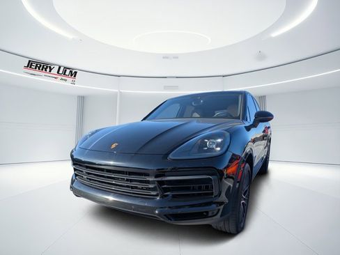 Used 2023 Porsche Cayenne Base image 6