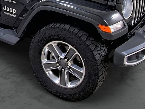 Used 2019 Jeep Wrangler Unlimited Sahara w/ Safety Group AWD/4WD image 14