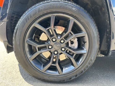 Used 2023 Jeep Grand Cherokee 30th Anniversary image 44