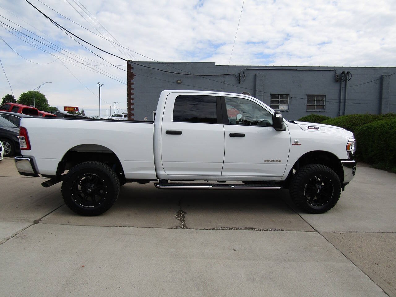 Used 2024 RAM 2500 Big Horn w/ Off Road Package AWD/4WD image 5