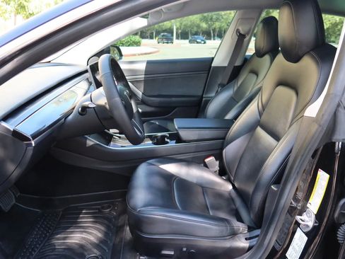 Used 2019 Tesla Model 3 Standard Range Plus image 16