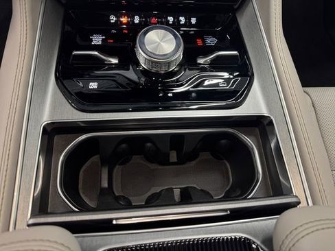 New 2026 Jeep Grand Wagoneer Limited AWD/4WD image 14