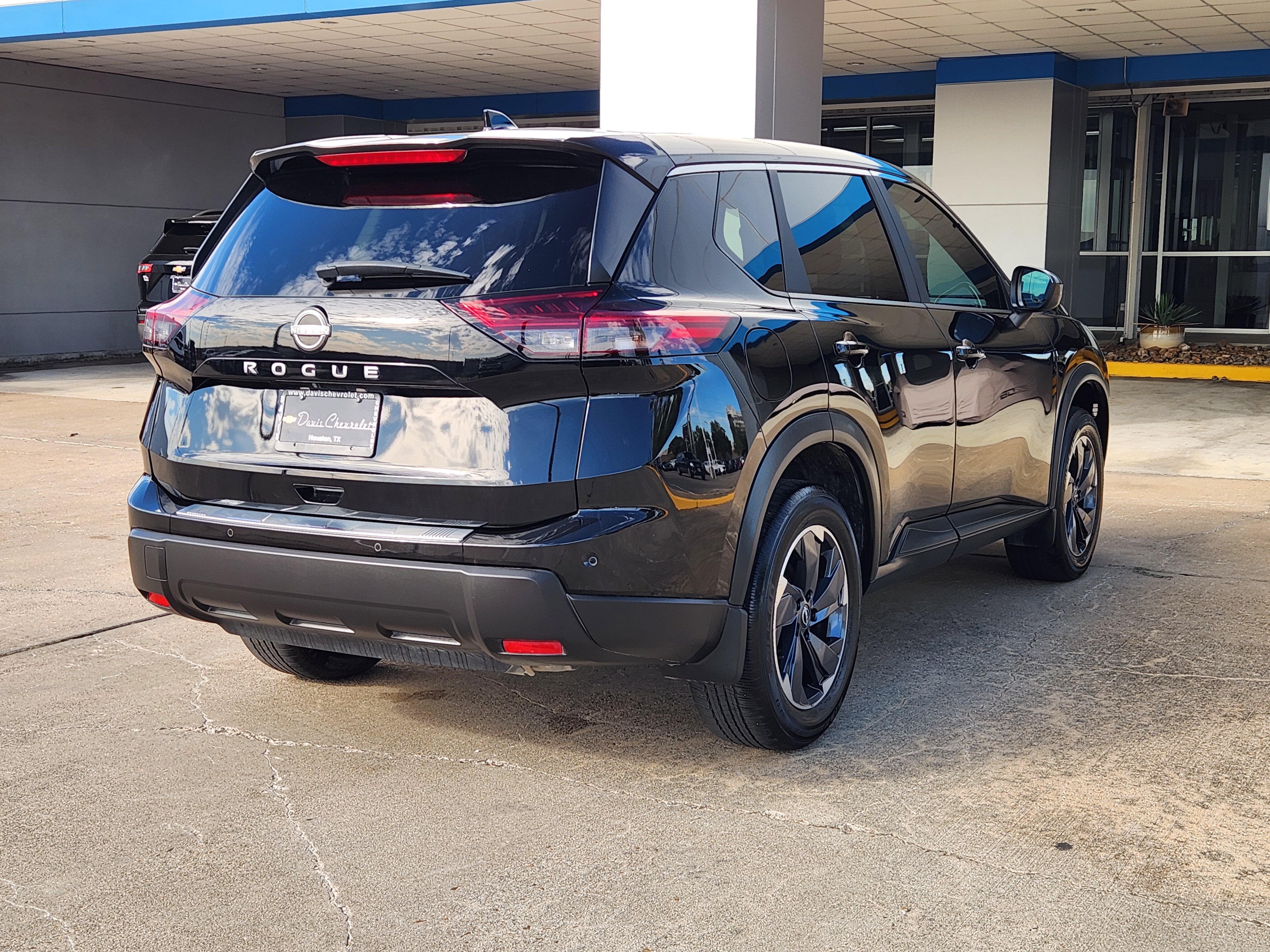 Used 2025 Nissan Rogue SV FWD image 6
