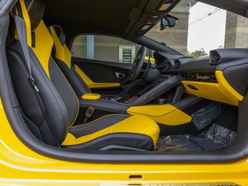 Used 2024 Lamborghini Huracan EVO image 69