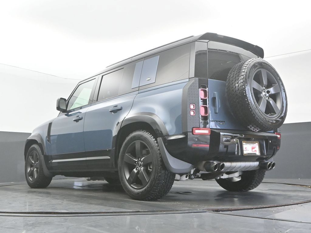 Used 2020 Land Rover Defender 110 SE AWD/4WD image 32