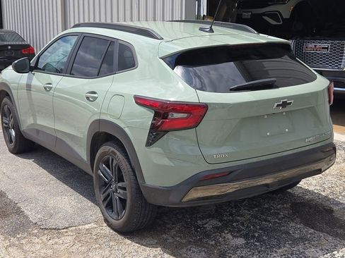 Used 2025 Chevrolet Trax ACTIV w/ Driver Confidence Package image 3