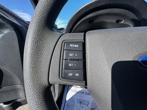 Used 2011 Ford Focus SE image 16