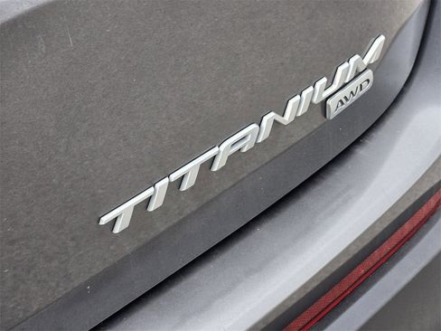 Used 2018 Ford Edge Titanium w/ Equipment Group 302A image 7