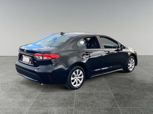 Used 2022 Toyota Corolla LE image 5