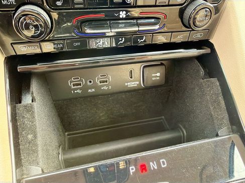 Used 2022 Jeep Grand Cherokee Limited image 29