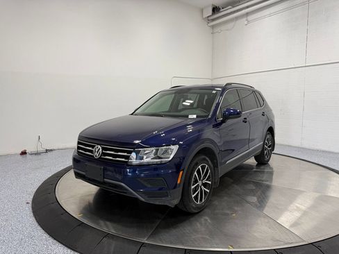 Used 2021 Volkswagen Tiguan SE FWD image 3
