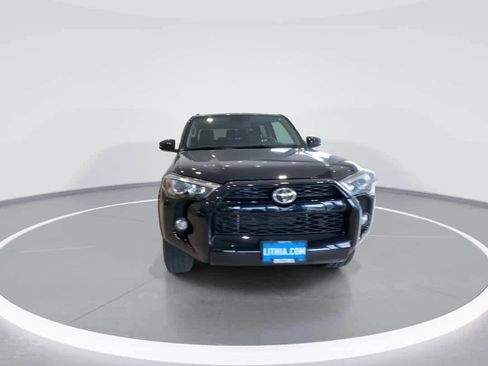 Certified 2019 Toyota 4Runner SR5 Premium AWD/4WD image 3