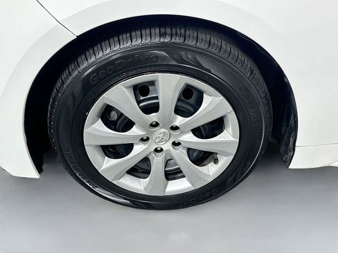 Certified 2024 Toyota Corolla LE image 30