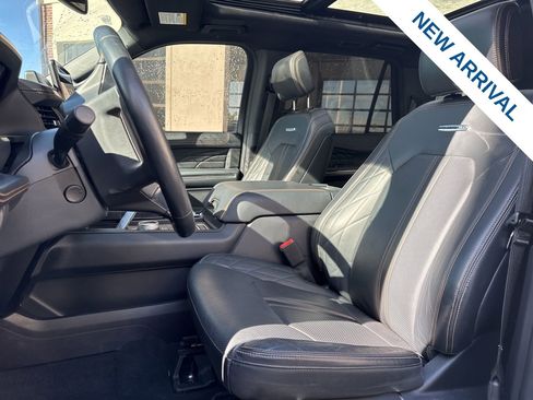 Used 2023 Ford Expedition Platinum AWD/4WD image 17