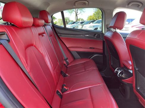 Used 2019 Alfa Romeo Stelvio image 13