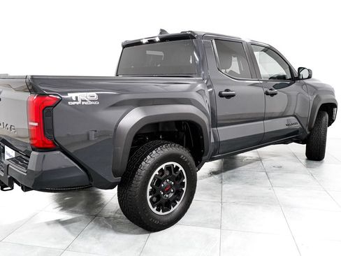 Used 2025 Toyota Tacoma TRD Off-Road AWD/4WD image 7