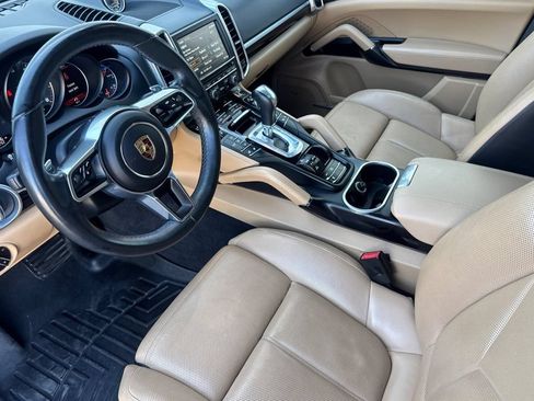 Used 2016 Porsche Cayenne AWD/4WD image 9