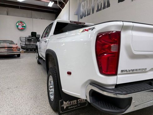 Used 2024 Chevrolet Silverado 3500 LTZ w/ LTZ Convenience Package image 9