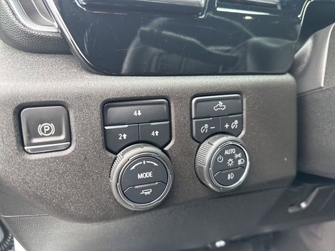 Used 2024 Chevrolet Silverado 3500 LT w/ Convenience Package image 16