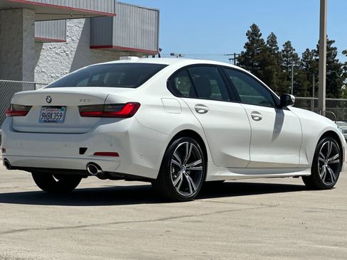 Used 2023 BMW 330i Sedan w/ Parking Assistance Package RWD image 3