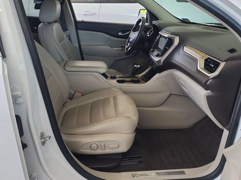 Certified 2018 GMC Acadia Denali w/ Technology Package FWD image 28