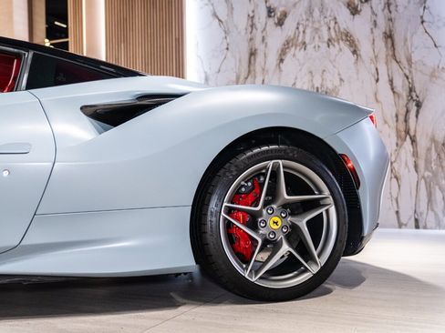 Used 2021 Ferrari F8 Tributo image 13