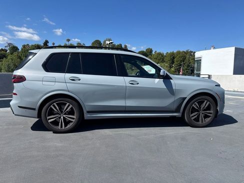 Used 2024 BMW X7 xDrive40i w/ M Sport Package AWD/4WD image 4