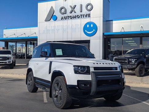 Used 2024 Land Rover Defender 90 X-Dynamic SE image 1