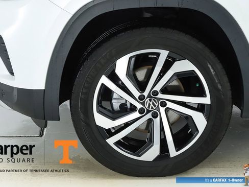 Used 2023 Volkswagen Atlas Cross Sport SEL AWD/4WD image 44