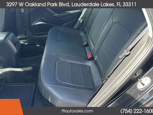 Used 2017 Volkswagen Passat 1.8T R-Line FWD image 24