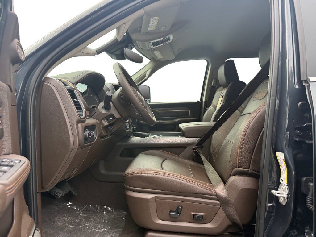 New 2027 RAM 3500 Limited AWD/4WD image 9