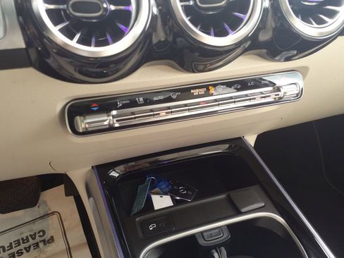 Certified 2023 Mercedes-Benz GLB 250 4MATIC w/ Premium Package image 28