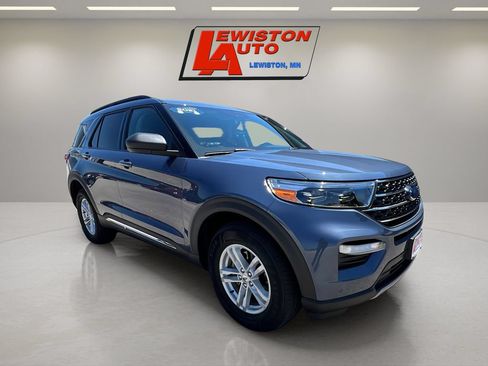 Used 2021 Ford Explorer XLT w/ Equipment Group 202A AWD/4WD image 14