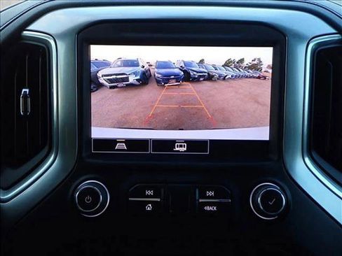 Used 2022 Chevrolet Silverado 1500 LT w/ Convenience Package II image 16