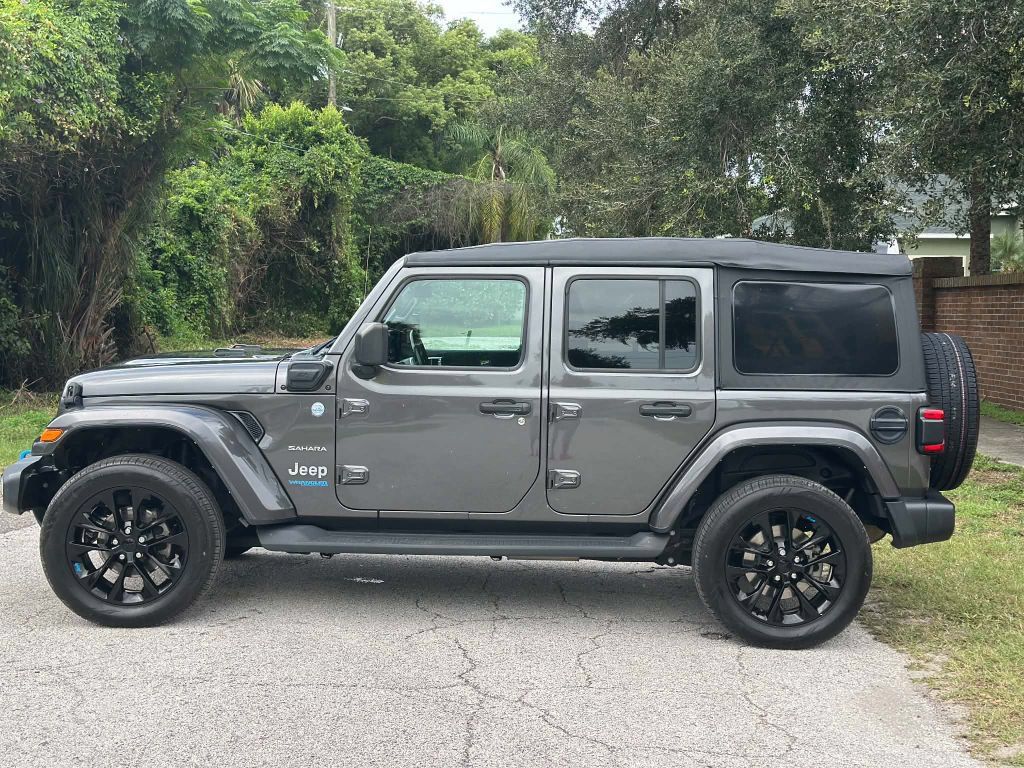 Used 2022 Jeep Wrangler Unlimited Sahara w/ Cold Weather Group AWD/4WD image 2