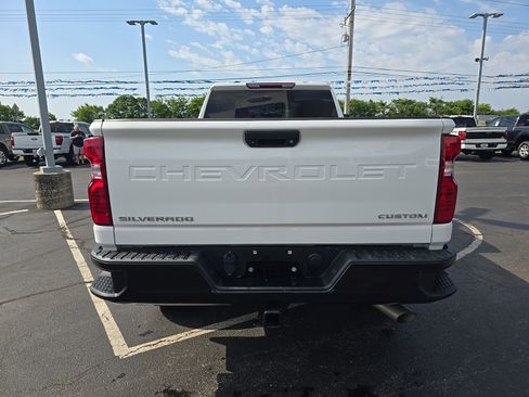 Used 2024 Chevrolet Silverado 2500 Custom AWD/4WD image 5