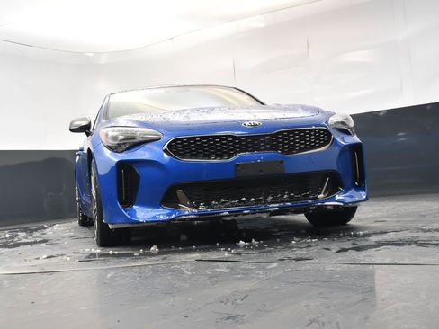 Used 2019 Kia Stinger GT2 image 25