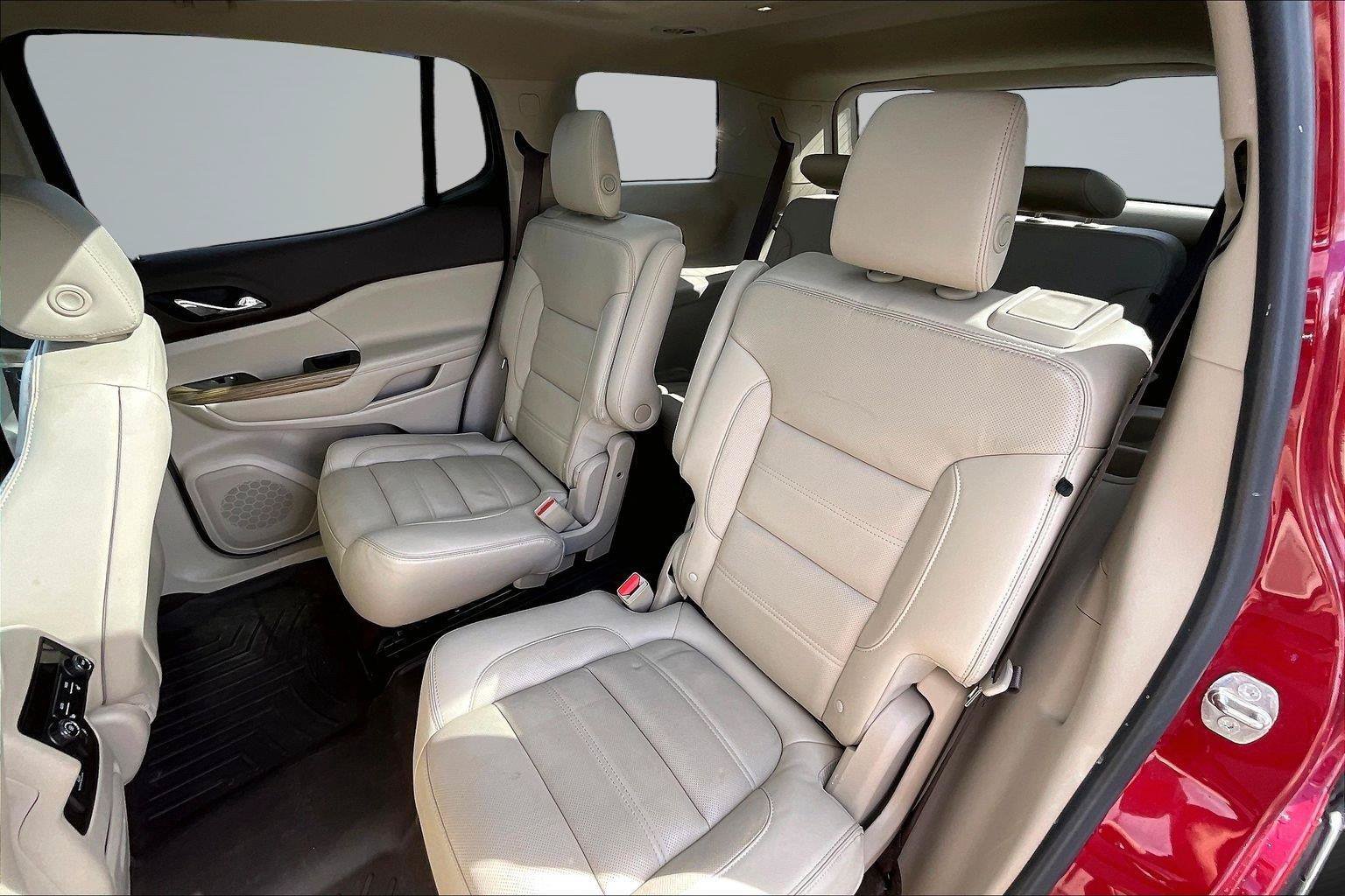 Used 2019 GMC Acadia Denali w/ Technology Package AWD/4WD image 26