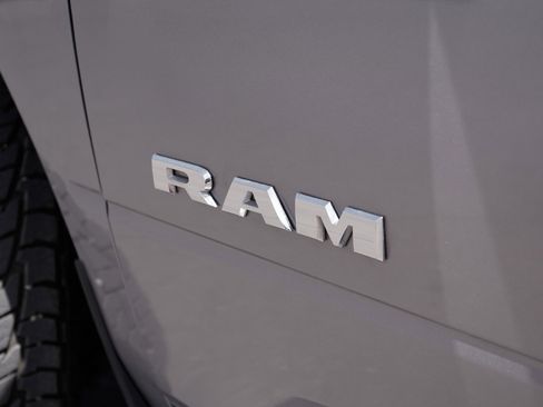 Used 2019 RAM 2500 Tradesman AWD/4WD image 5