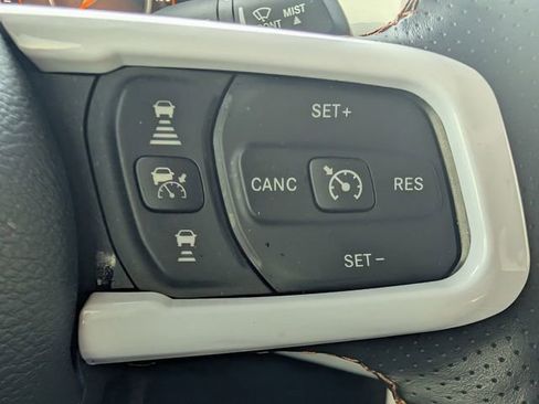 Used 2025 Jeep Gladiator Mojave image 23